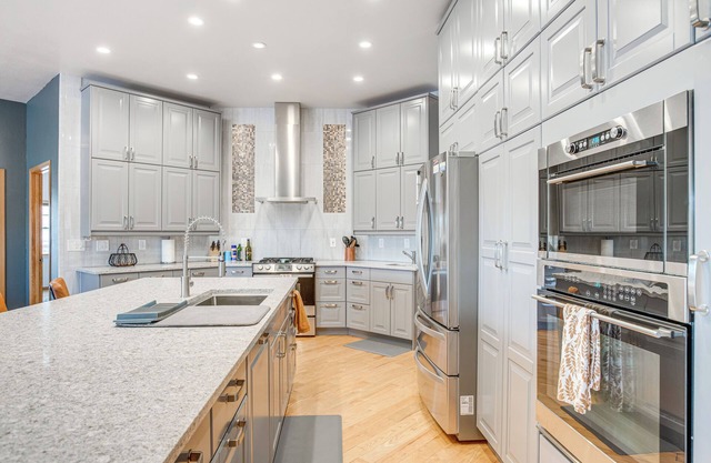 5 Mi to Red Rocks: Sleek Duplex w/Grill!