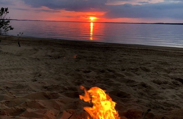 5 minute walk to the Best Beach on Lake Texoma!