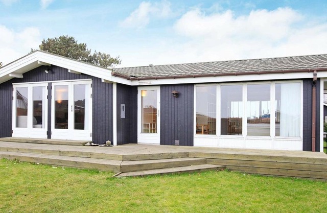 5 person holiday home in Fr rup
