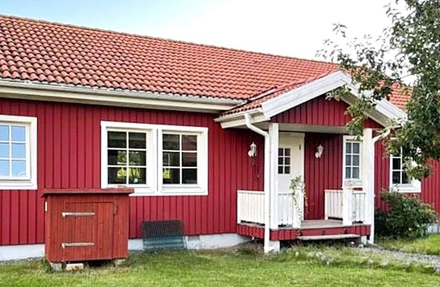 5 person holiday home in SVARTSJÖ