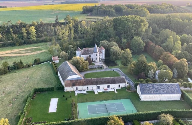 5-star Castle, near Paris