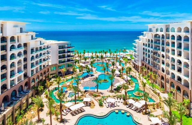 5 Star Resort w/Luxurious, Gorgeous Suites. Diff size rooms & all inclusive opt