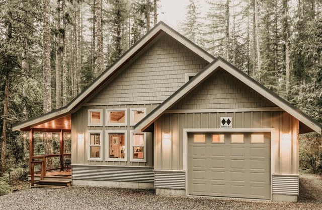 52GS - Hot Tub - WiFi - Pets Ok - Wood Stove - Sleeps 6 home