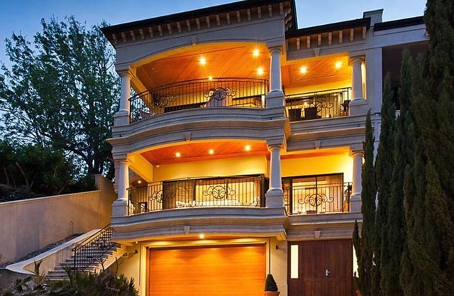 59 Lakeside Luxury Views 2BR 2BA Parking