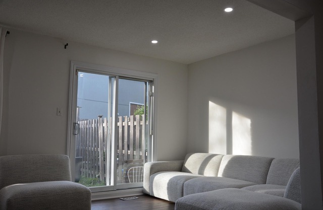 5mins to Airport, 15mins to Ottawa Downtown - Cozy 3 Bedroom Home for Explorers