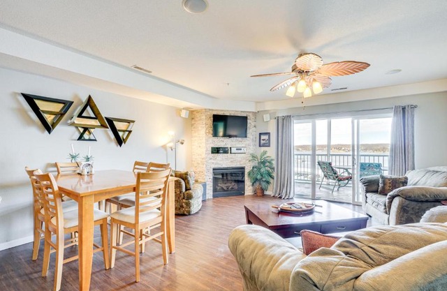 5th-Floor Lakefront Condo Elevator and Pool Access!