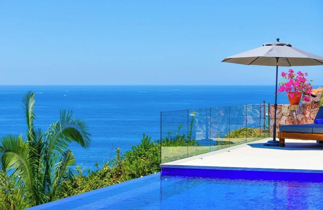 5th nite FREE Aug,Sep,Oct - Luxury Villa, Spectacular Views, Saline pool & Staff