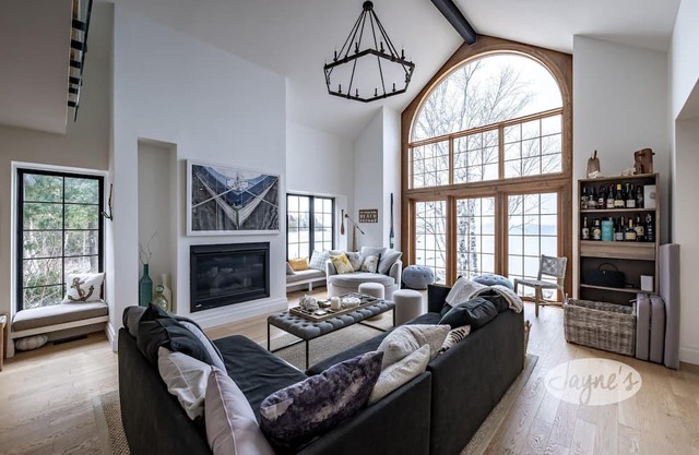 6 bed 4 bath cottage in Tiny with stunning beach on Georgian Bay!