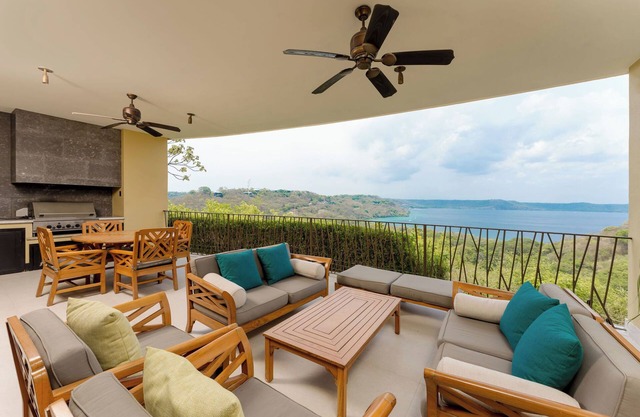 6-bed Villa in Papagayo w/Luxe Amenities, Private Beaches, Concierge, Golf Cart