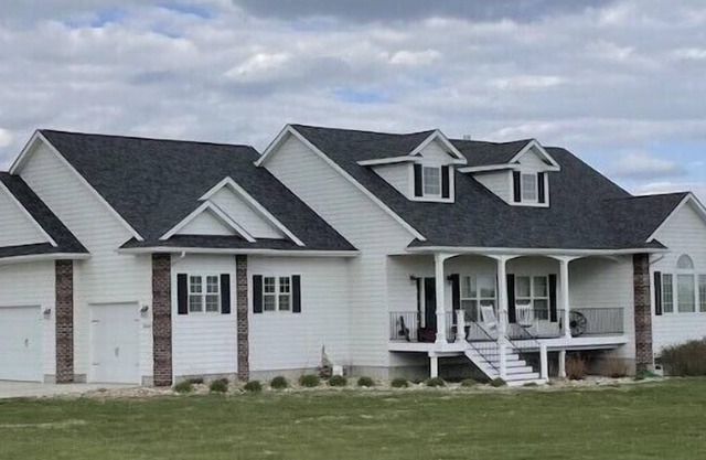 6 Bedroom Home on 3+ acres