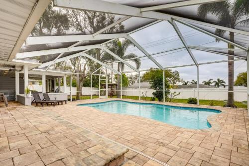 6 Mi to Legoland Retreat with Pool and Fenced Yard