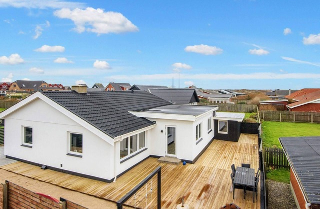 6 person holiday home in Ulfborg