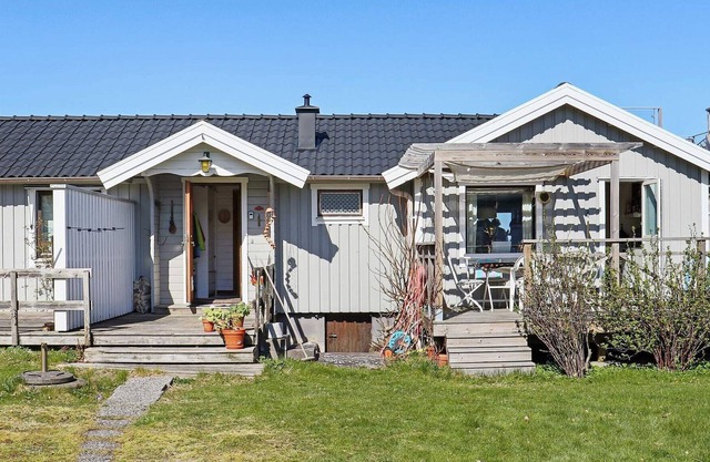 6 person holiday home in Åsa