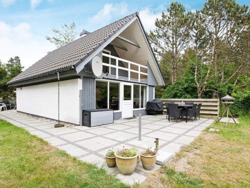 6 person holiday home in Oksbøl