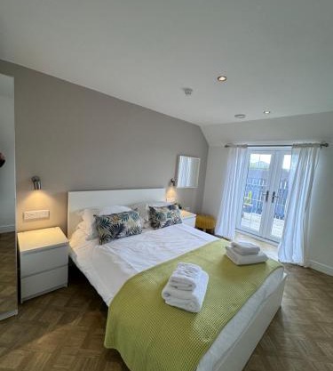 6 Sheraton Apartments