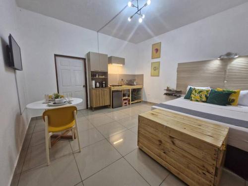 7 Beach Suite w/pool by Madriguera
