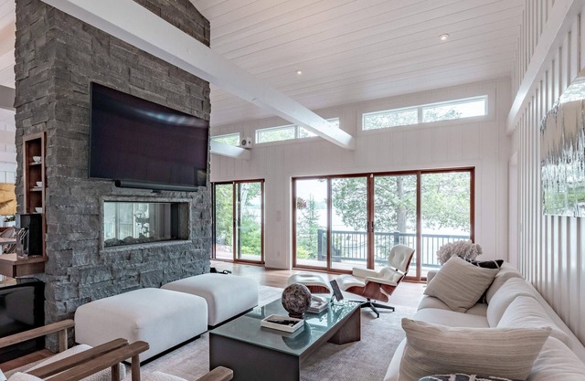 7 bed 6 bath cottage on Skeleton Lake