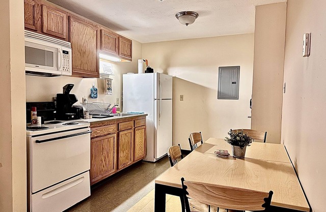 7 Beds Explore Downtown Pittsburgh Large Groups