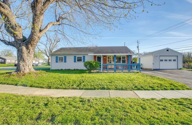 7 Mi to Dtwn Dayton: Home in Kettering w/Yard