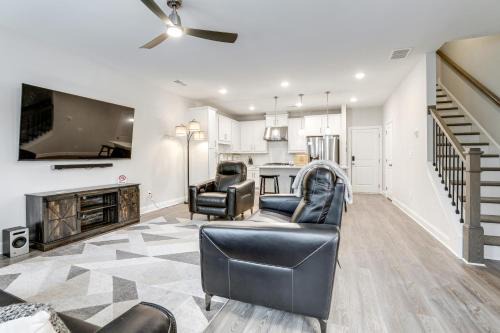7 Mi to Dtwn Sleek Retreat in Atlanta!