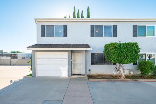 734 Glendora