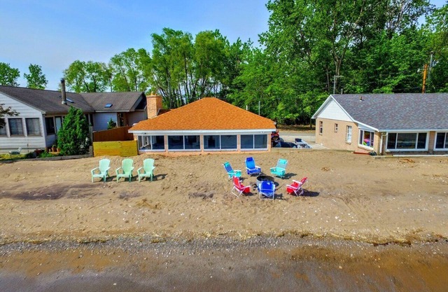 7713 Sand Beach · Private Beach Home-Sleeps 10