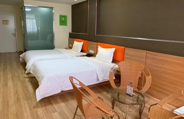 7Days Inn Yingshang LAN-STAR building materials market
