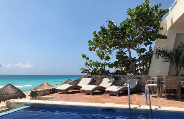 8 Bedroom Beachfront Villa