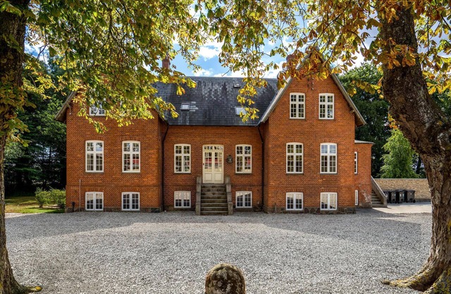 8 bedroom beautiful home in Kværndrup