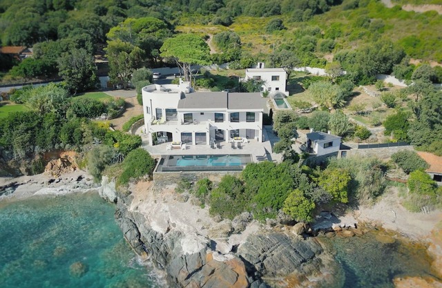 8 Bedroom Villa in tomino
