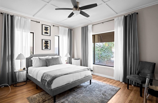 8 On Roosevelt - Studio 1