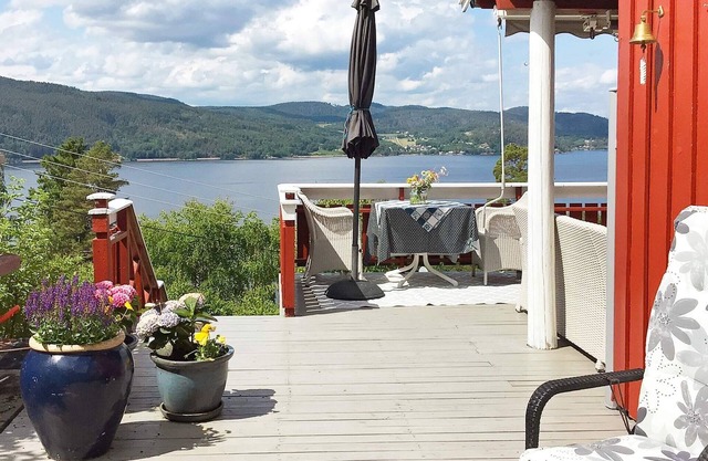 8 person holiday home in Klokkarstua