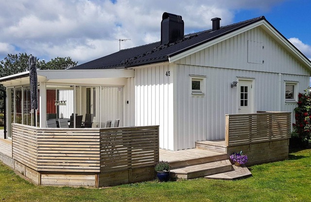 8 person holiday home in TRÄSLÖVSLÄGE