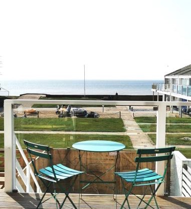 87 Marineside Beach side property with stunning sea views