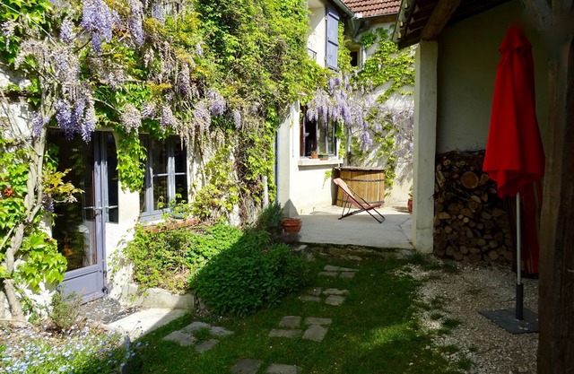 88km from Paris, Charming Cosy House, Wifi +, garden, all comforts