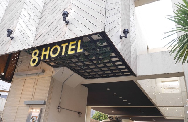 8Hotel