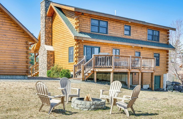 9 Mi to Bretton Woods: Carroll Log Cabin w/Deck