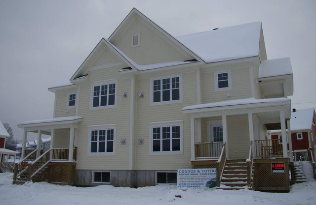 A classy and comfortable condo in the old village - with amazing views