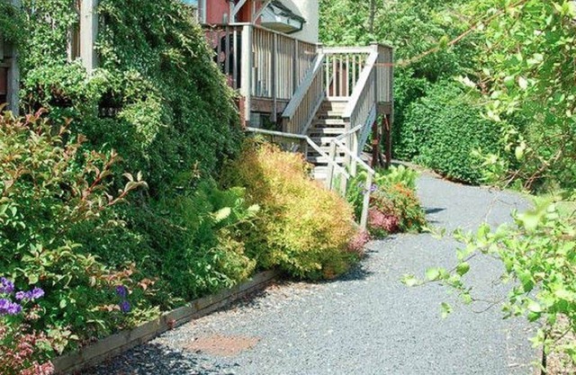 A comfortable cottage with all amenities closeby, a few minutes walk of Jedburgh