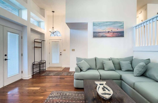 A cozy townhouse, perfect for family near golf and beach.