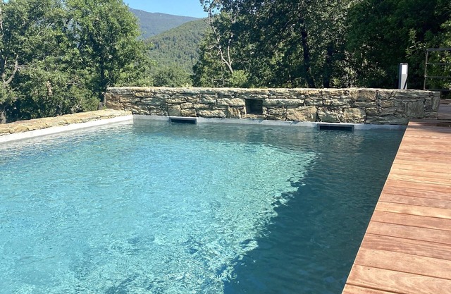A Leccia" house in the heart of nature with heated swimming pool