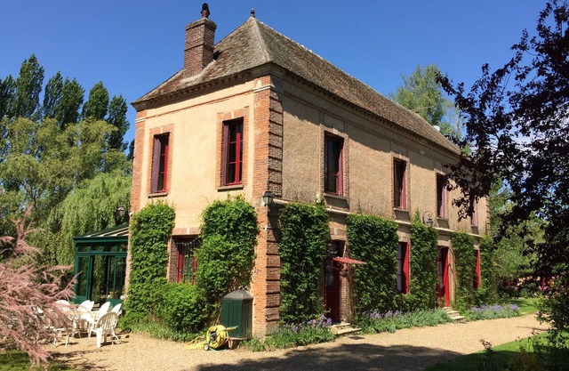 A Norman riverside haven of peace, less than 1 hour from Paris