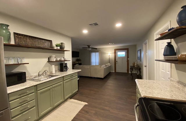 A Reel Good Time! Cozy 2 bedroom unit