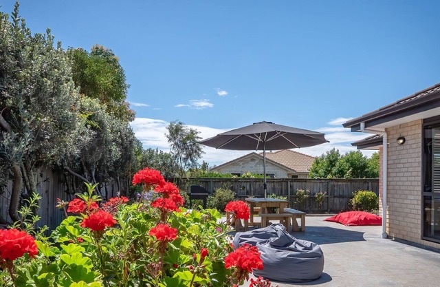 A spacious family home in the centre of Mapua, close to everything but at the end of a quiet road