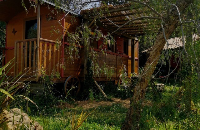 A trailer in the heart of a ranch, nature and you. The beach and mountains 10 minutes away