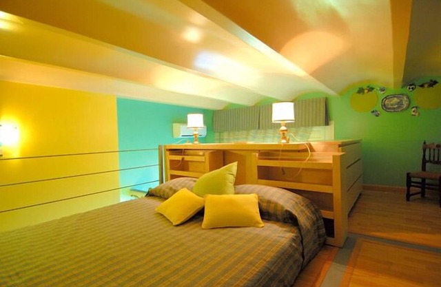 A True Heaven Of Tranquility (wi-fi ,a/c, tv sat,private kitchenette) 2-5 guests