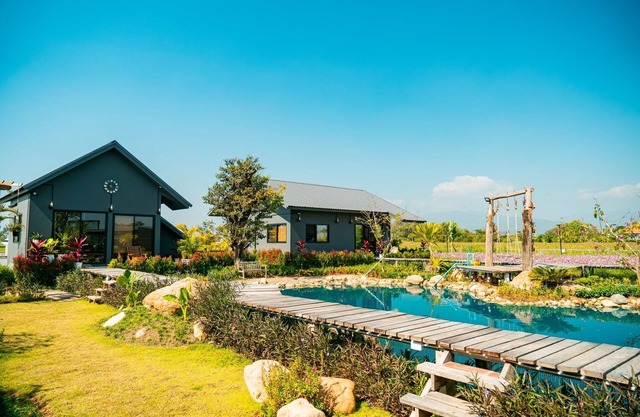 A very pet friendly resort, centrally located only 5 minutes away from airport.