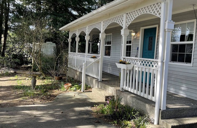 A Woodland Cottage in suburban Portland