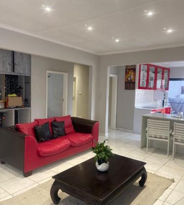 AA guest house Goodwood