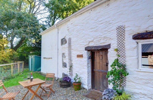 Aberelwyn Granary - One Bedroom House, Sleeps 3